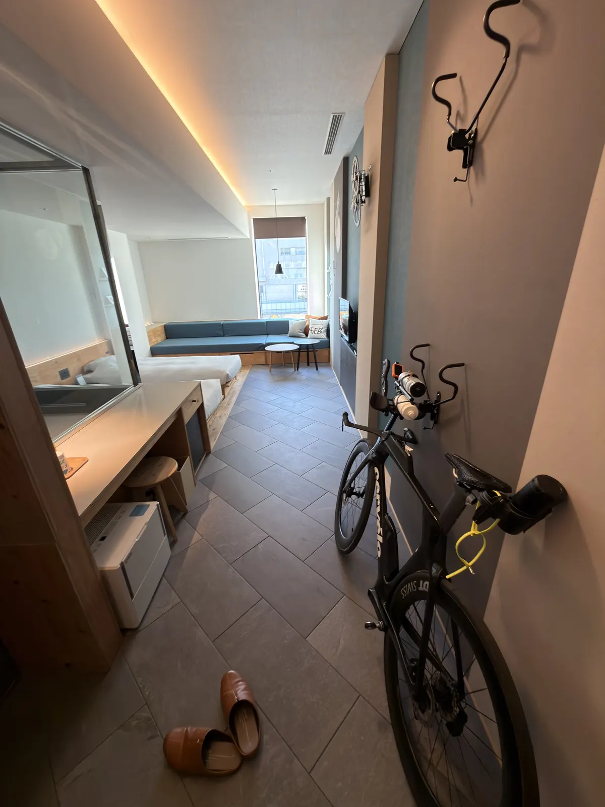 A BEB5 Tsuchiura room with the design that lets you bring the bike inside