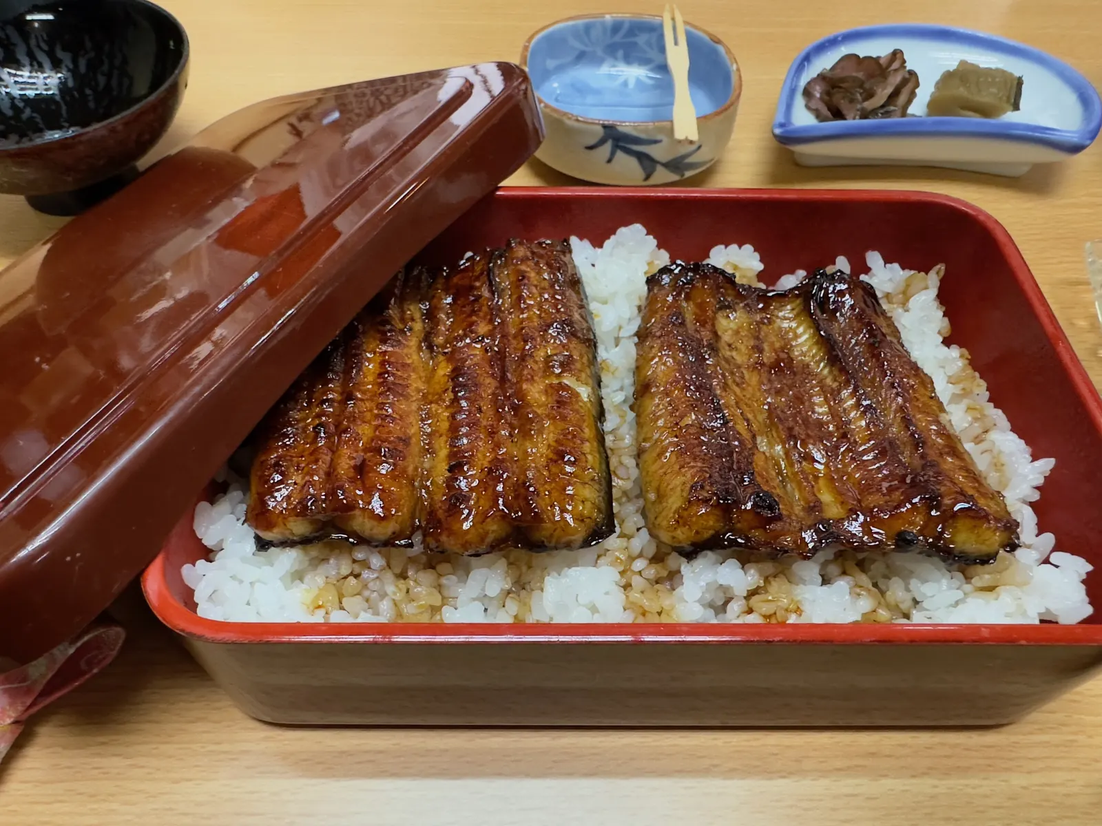 割烹 清水屋 的鰻魚飯